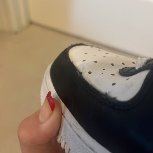 Air Force 1s size 10 - Picture 6 of 8